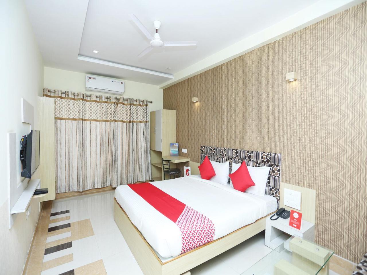 Oyo 16472 Hotel Shree Balram International Райпур Экстерьер фото
